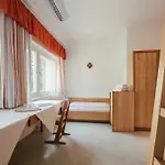 Hotel Gaestehaus Salvatorianerinnen 3*