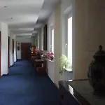 Gaestehaus Salvatorianerinnen Готель Мерано