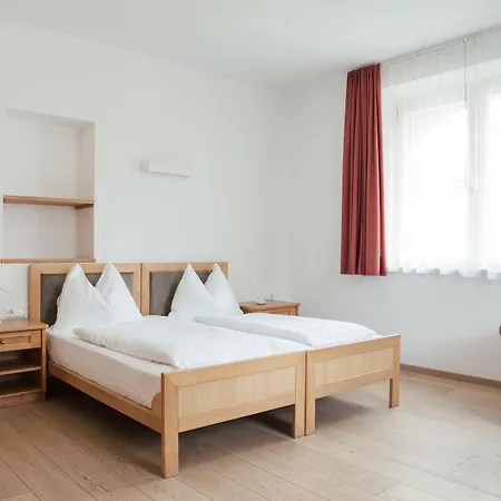ホテル Gaestehaus Salvatorianerinnen 3*