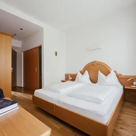 Gaestehaus Salvatorianerinnen 3* Μεράνο
