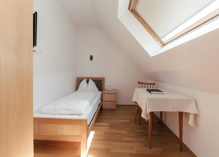 Gaestehaus Salvatorianerinnen فندق