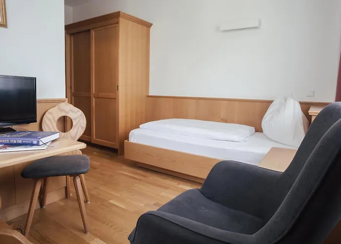 Gaestehaus Salvatorianerinnen فندق