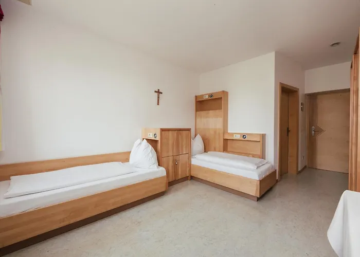 فندق Gaestehaus Salvatorianerinnen 3*