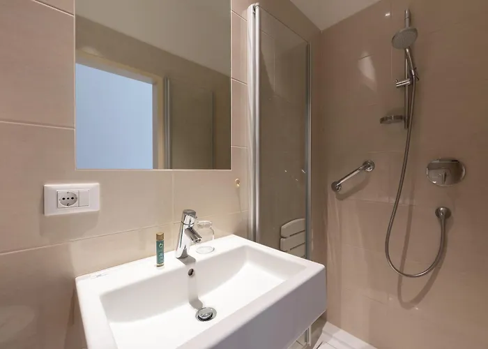 فندق Gaestehaus Salvatorianerinnen ميرانو